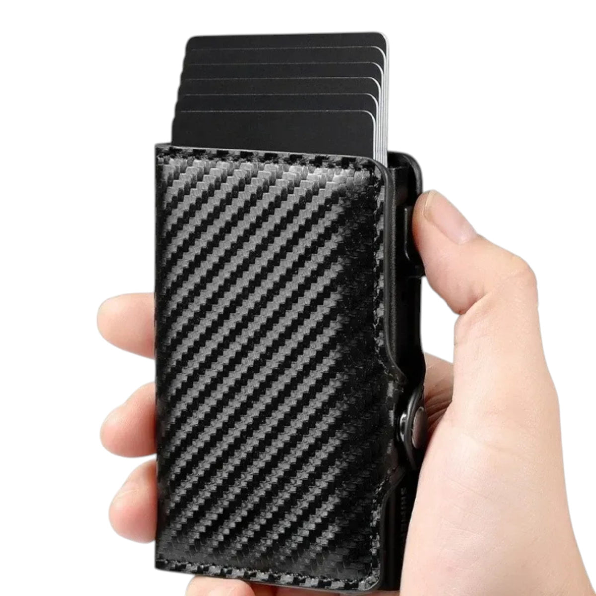 Main tenant un porte-cartes fibre de carbone anti-RFID avec cartes éjectées – Maison Lysta